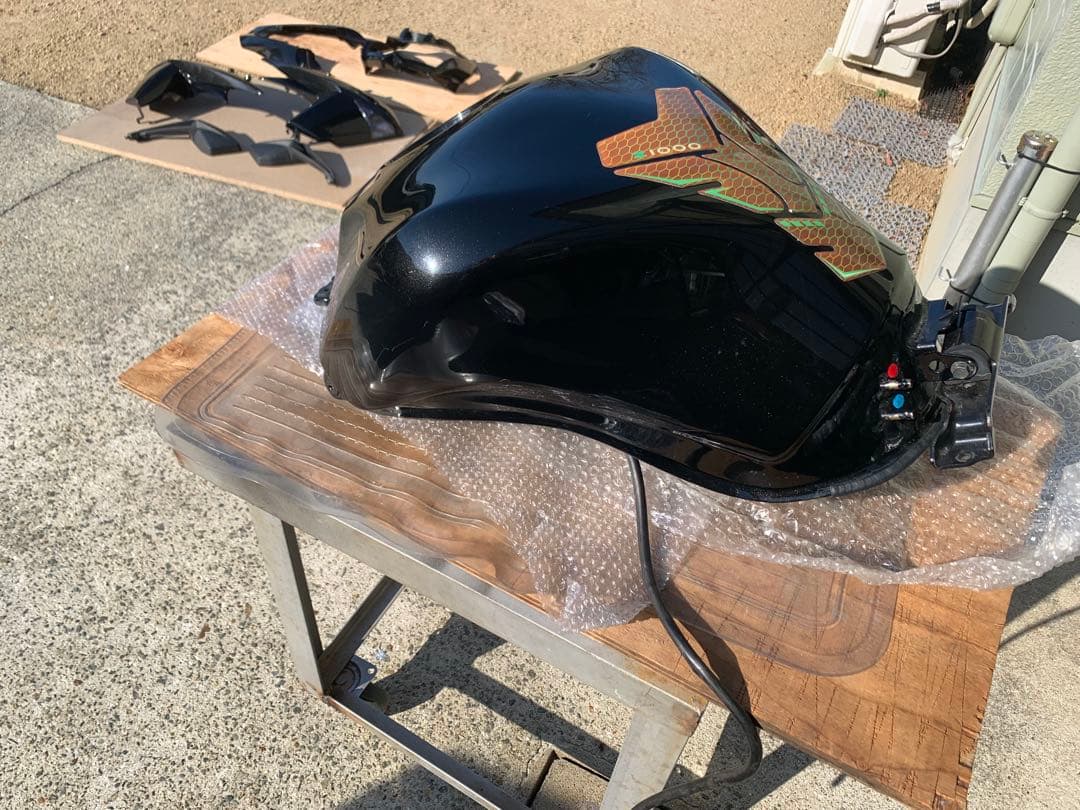 z1000 2010 タンクブラック