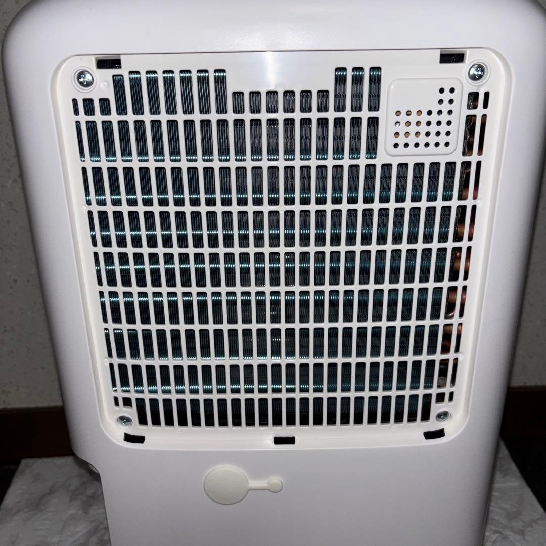 ゆう 　【2021年製】SHARP衣類除湿機　CV-J71-W