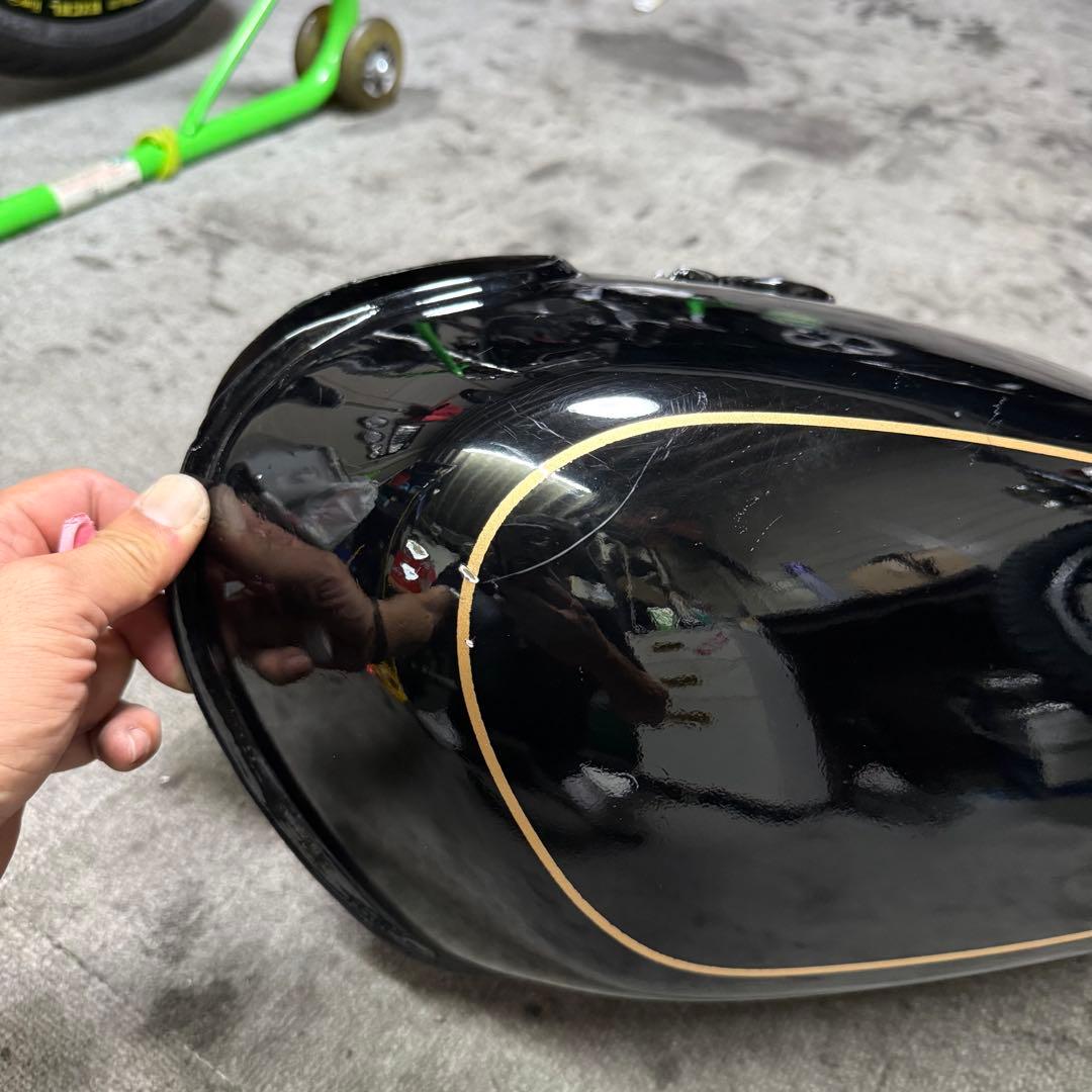 SR400 2型 純正タンク