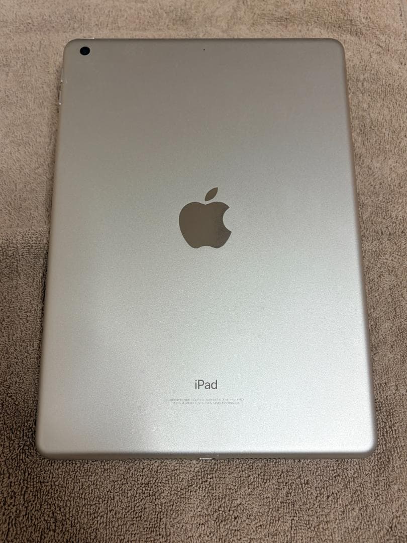 中古美品 iPad 第6世代 32GB Wi-Fi　MR7G2J/A　A1893