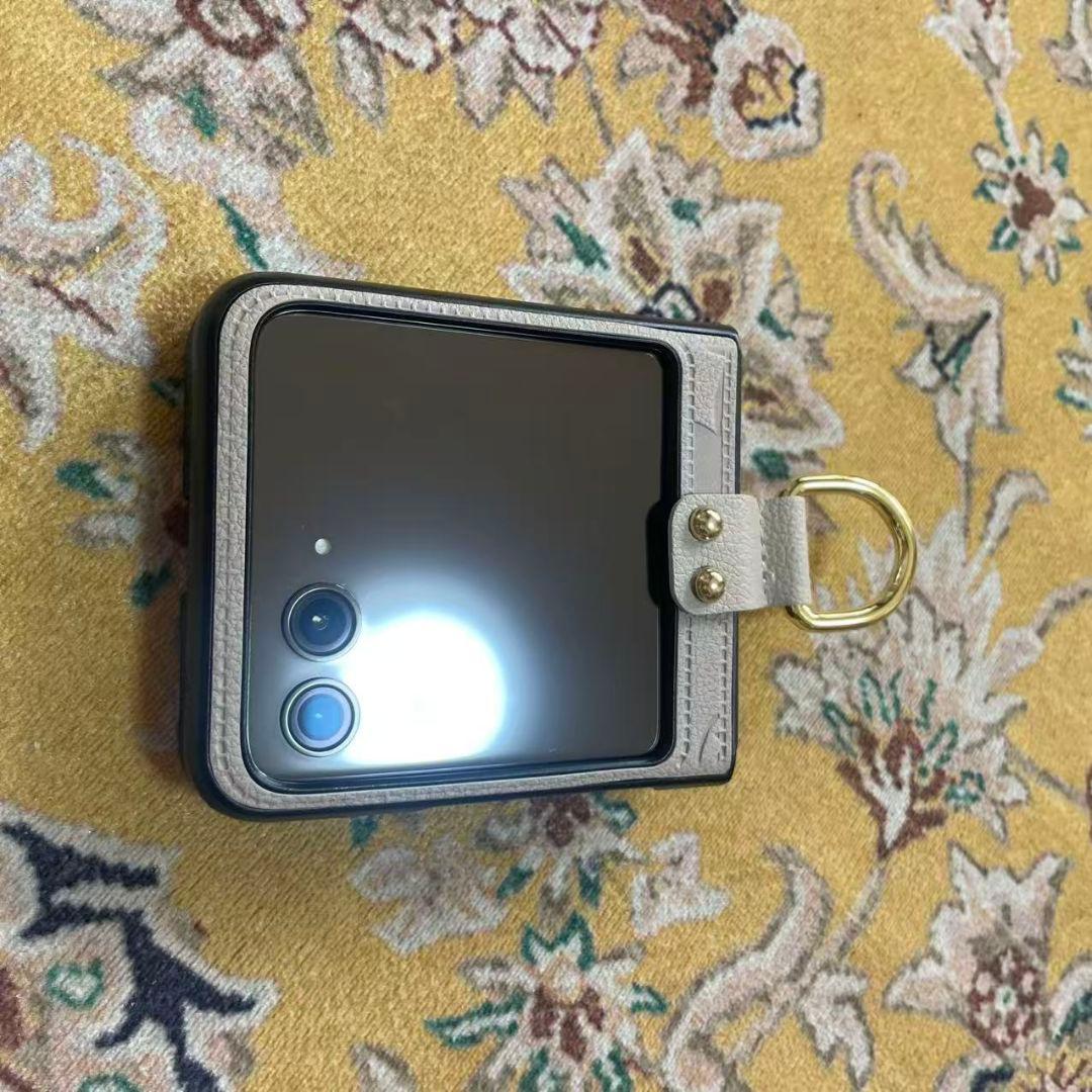 美品　モトローラmoto razr 40 Ultra　本体　ブラックSIMフリー