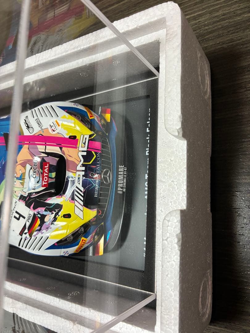 プロメア　 1/18 スケール　レーシングカー　Merucedes-AMG