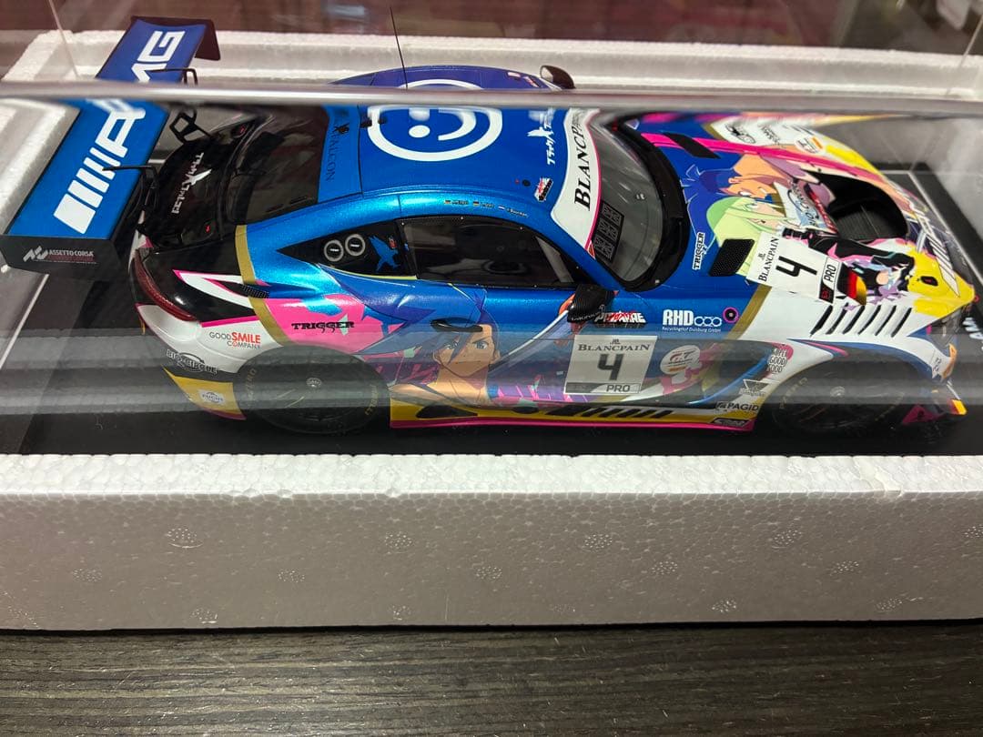 プロメア　 1/18 スケール　レーシングカー　Merucedes-AMG