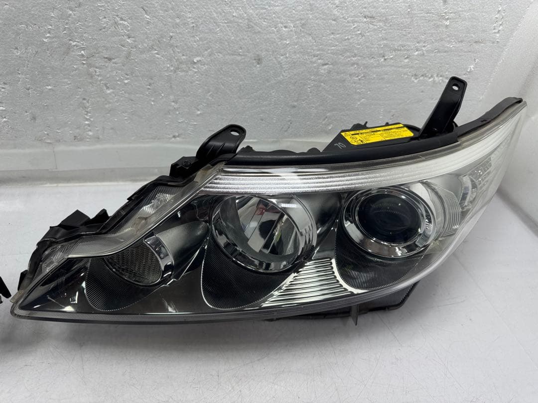 トヨタエスティマ50系 後期 中期 純正 ヘッドライト 左右セット28-217