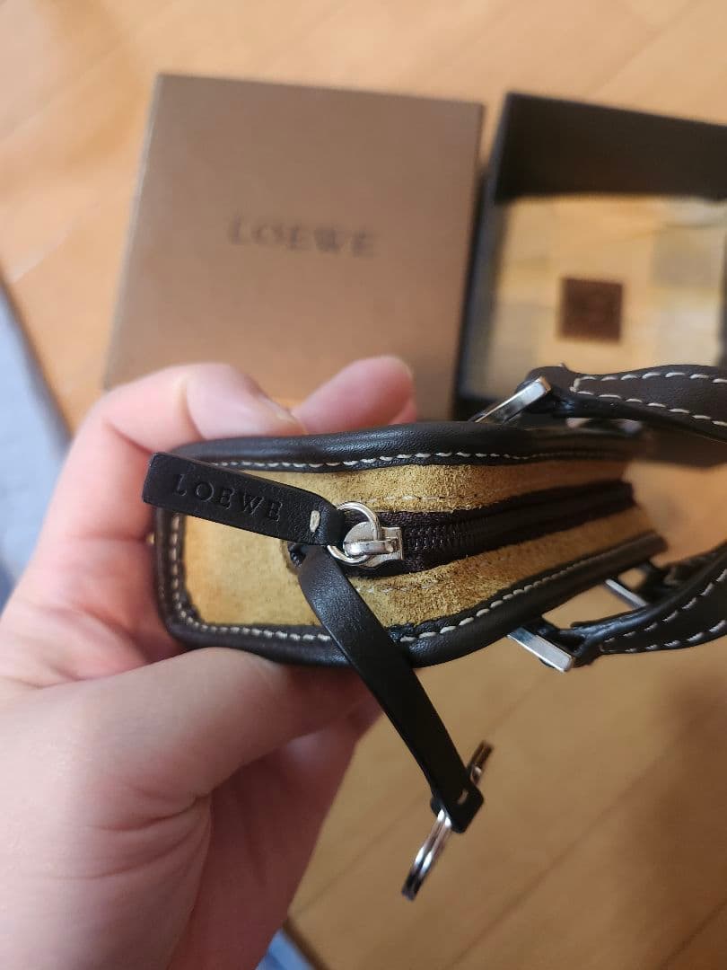 LOEWE ミニバッグ型キーケース ベージュ ブラック