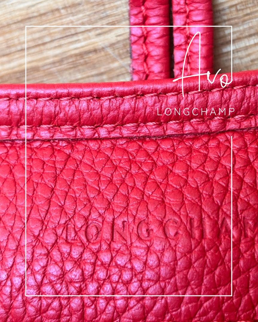 美品 LONGCHAMP 艶やかで上品な赤 しなやかな上質皮革と縫製