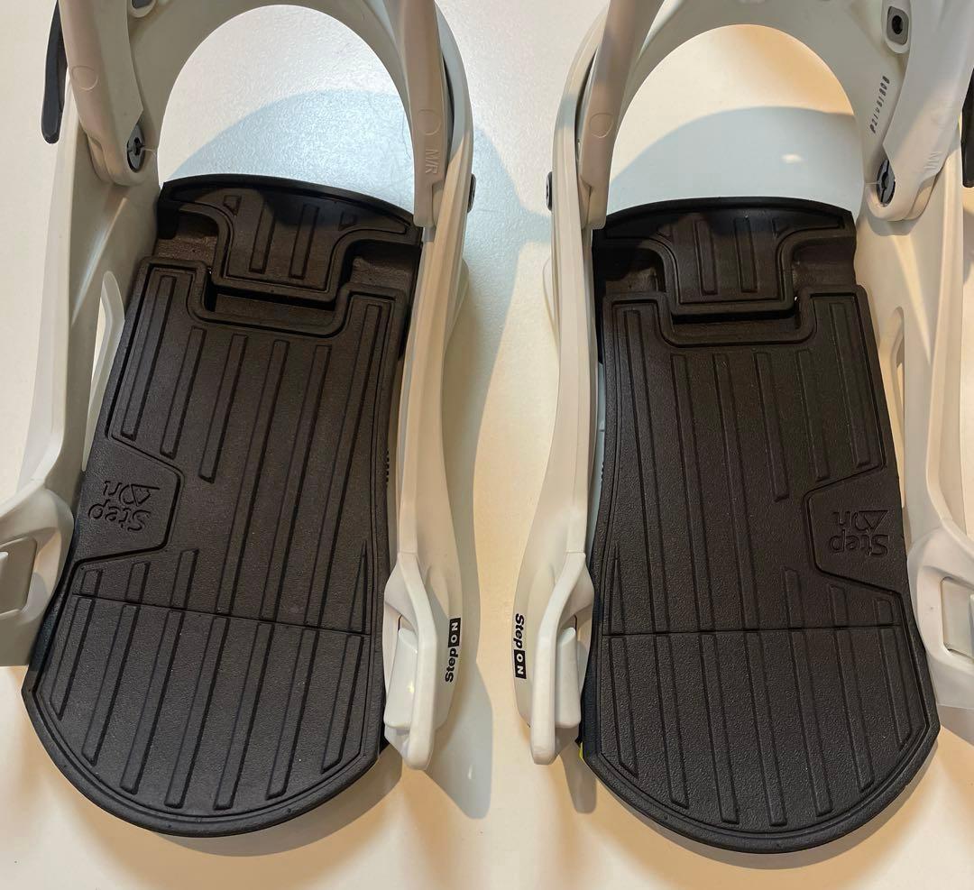 バートン　ステップオン　burton STEPON ホワイト　ビンディング