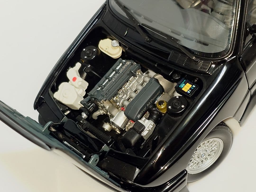 ミニチャンプス  M3 ストリート 1/18 ミニカー ブラック