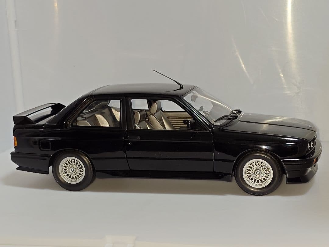 ミニチャンプス  M3 ストリート 1/18 ミニカー ブラック