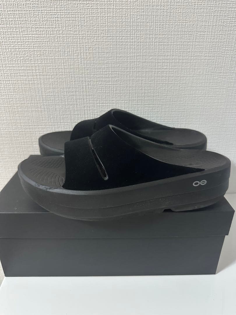 OOFOS（ウーフォス）／OOmega OOahh Limited 27 ベロア