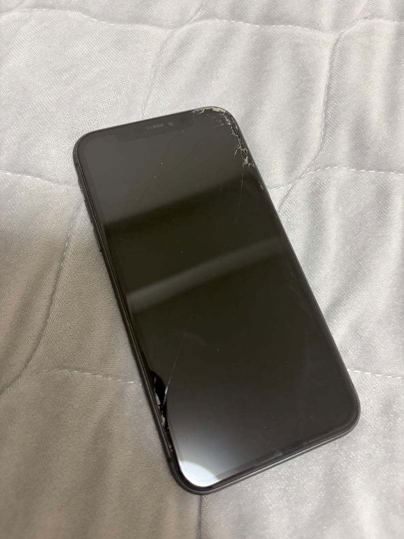 Apple iPhone 11 ブラック　64GB ジャンク品