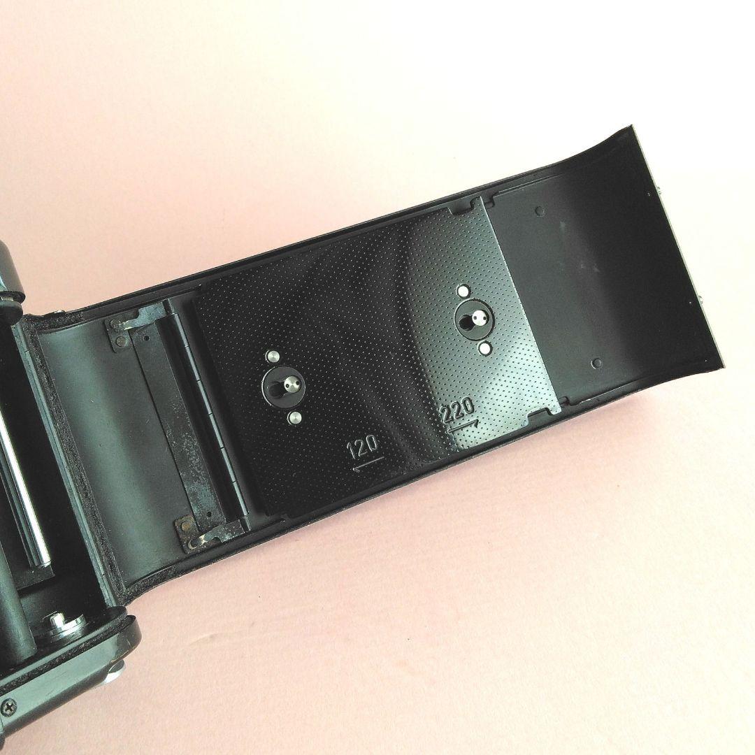 ペンタックス　6 X 7 ボディ！ 部品取り用　とするには美しすぎですが