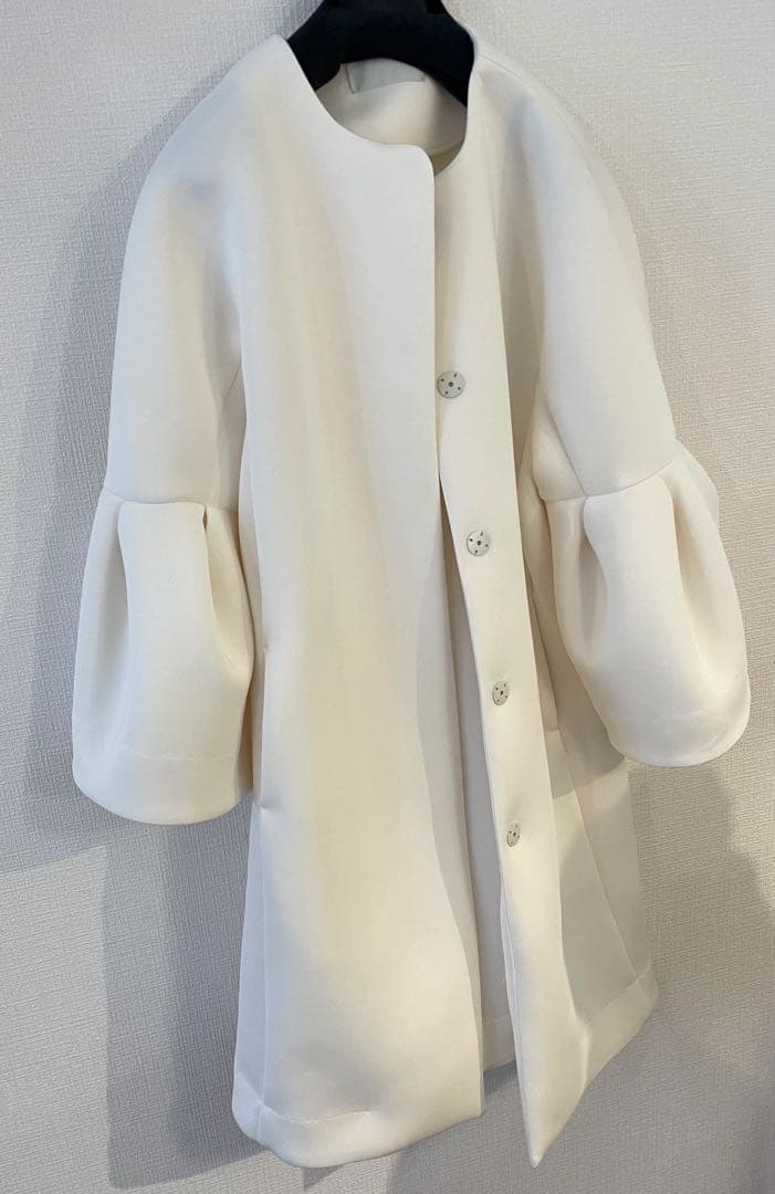 新品未使用CELFORD ボリュームスリーブポンチコート