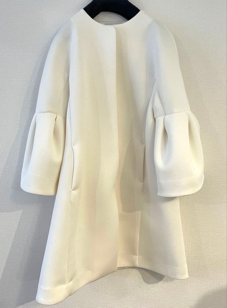新品未使用CELFORD ボリュームスリーブポンチコート