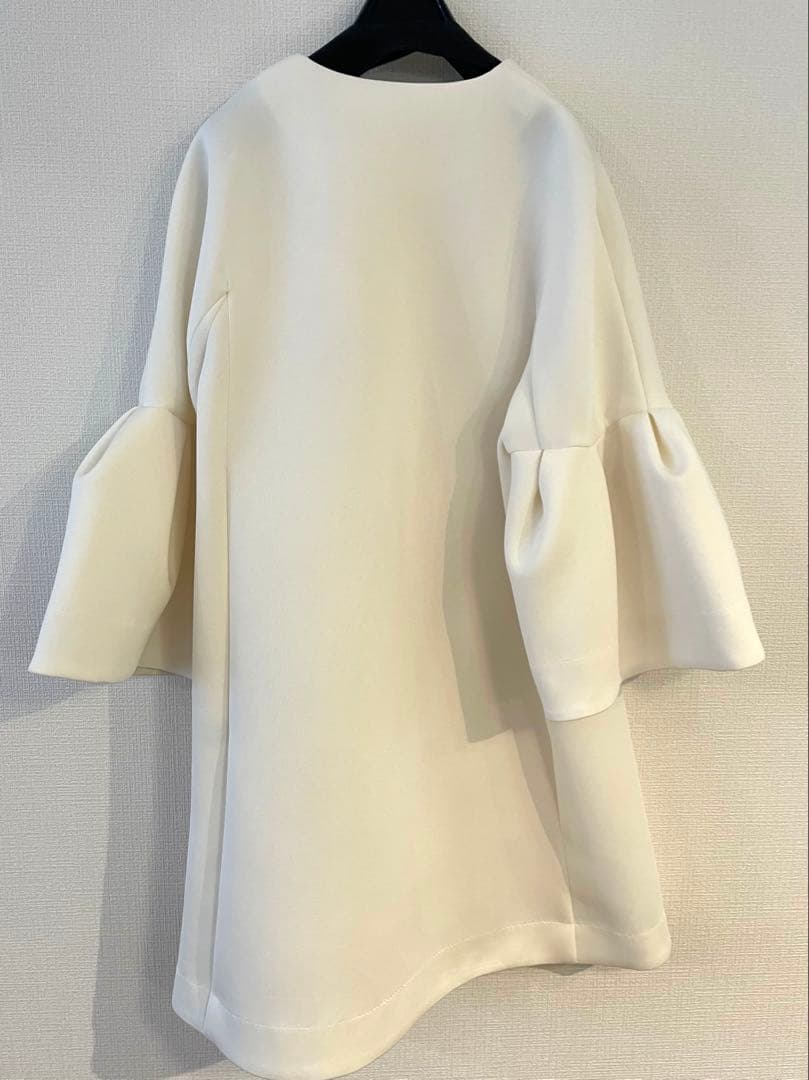 新品未使用CELFORD ボリュームスリーブポンチコート