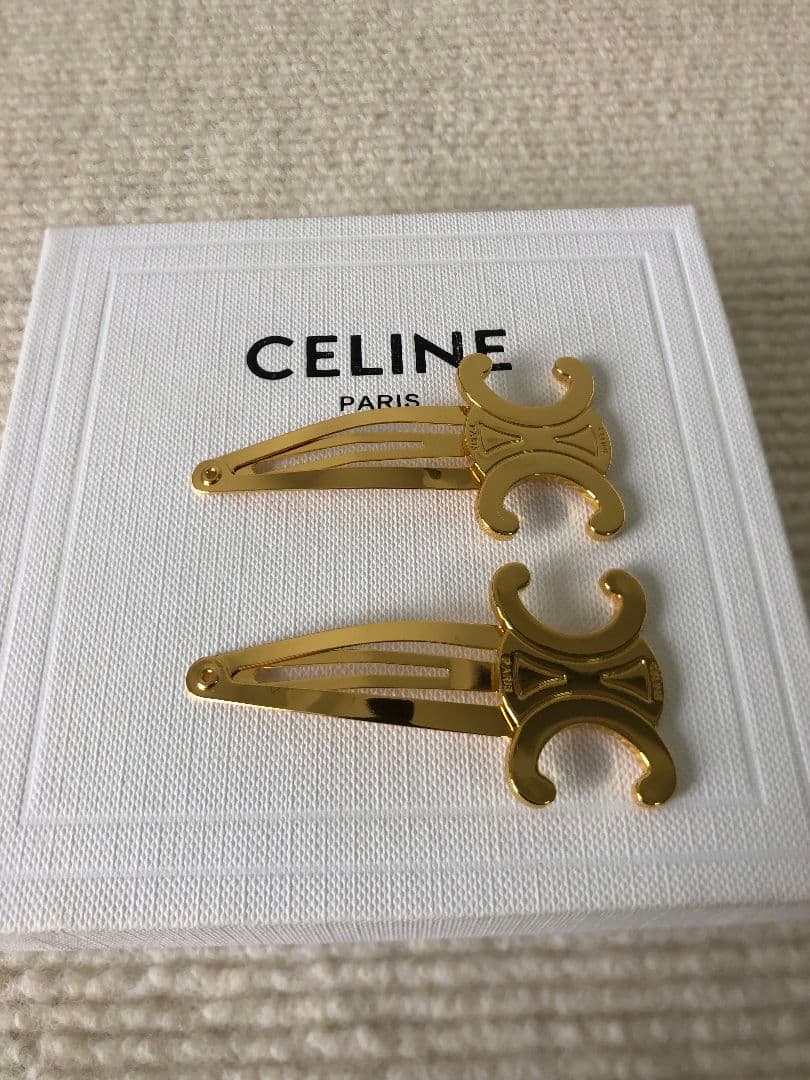 CELINE セリーヌ　ロゴ　ヘアピン　ゴールド　高級感 レディース