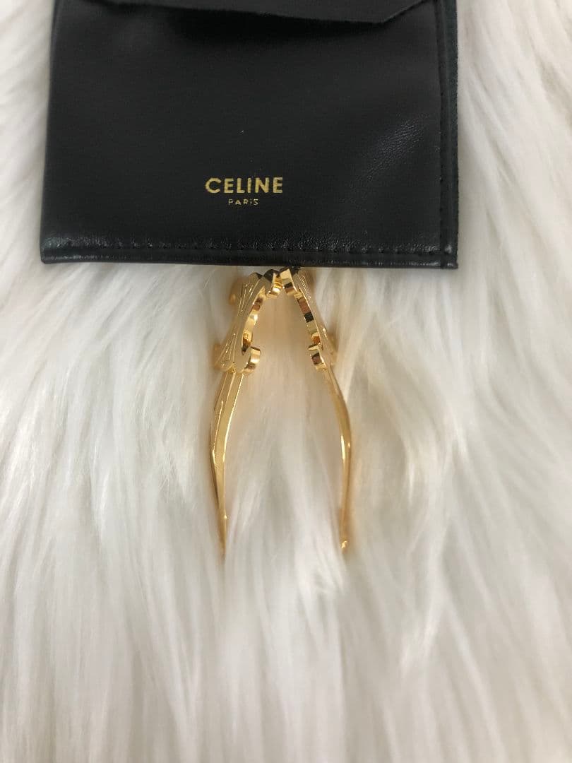 CELINE セリーヌ　ロゴ　ヘアピン　ゴールド　高級感 レディース