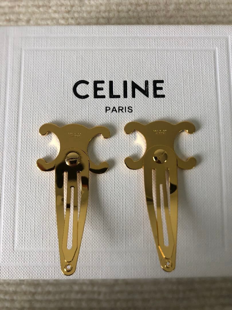 CELINE セリーヌ　ロゴ　ヘアピン　ゴールド　高級感 レディース