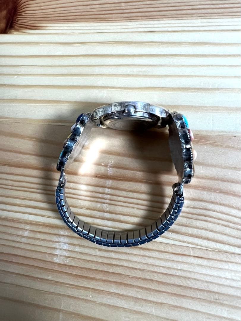 ズニ族Phyllis Coonsisマルチカラークラスター腕時計