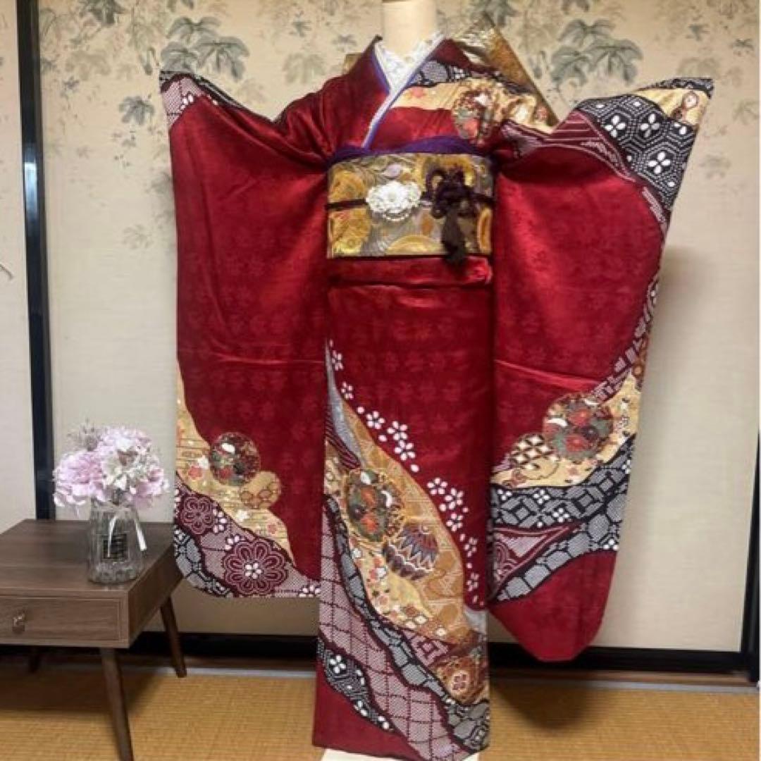 人気の赤古典♡可愛らしい鞠模様♡振袖フルセット　成人式前撮り謝恩会