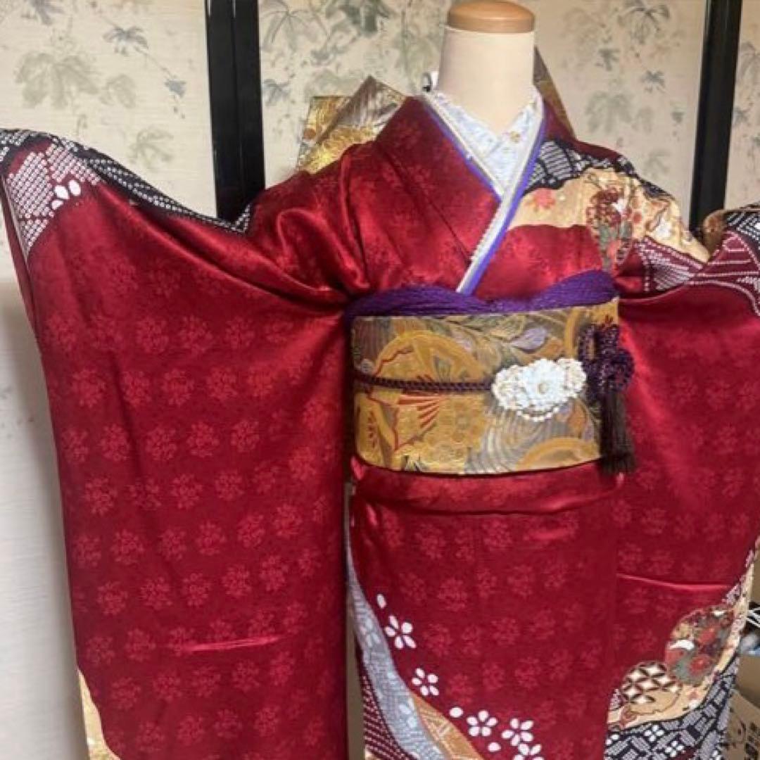 人気の赤古典♡可愛らしい鞠模様♡振袖フルセット　成人式前撮り謝恩会