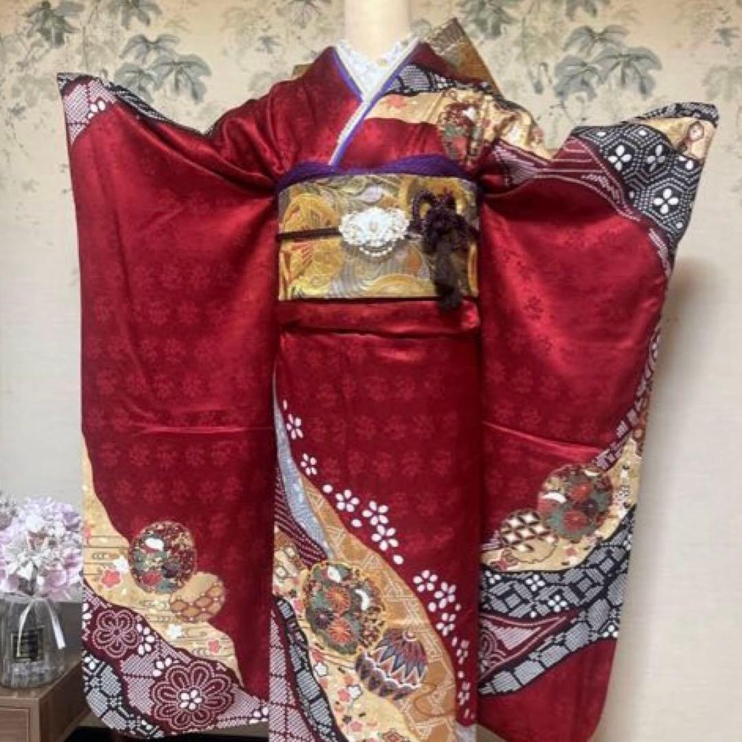 人気の赤古典♡可愛らしい鞠模様♡振袖フルセット　成人式前撮り謝恩会