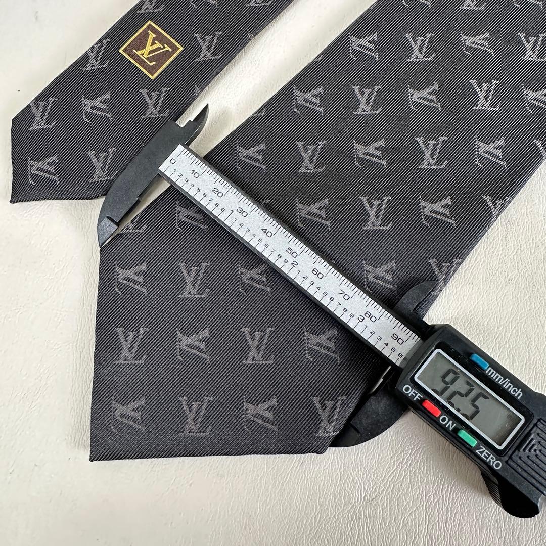 LOUIS VUITTON ルイヴィトン ネクタイ モノグラム 総柄 シルク