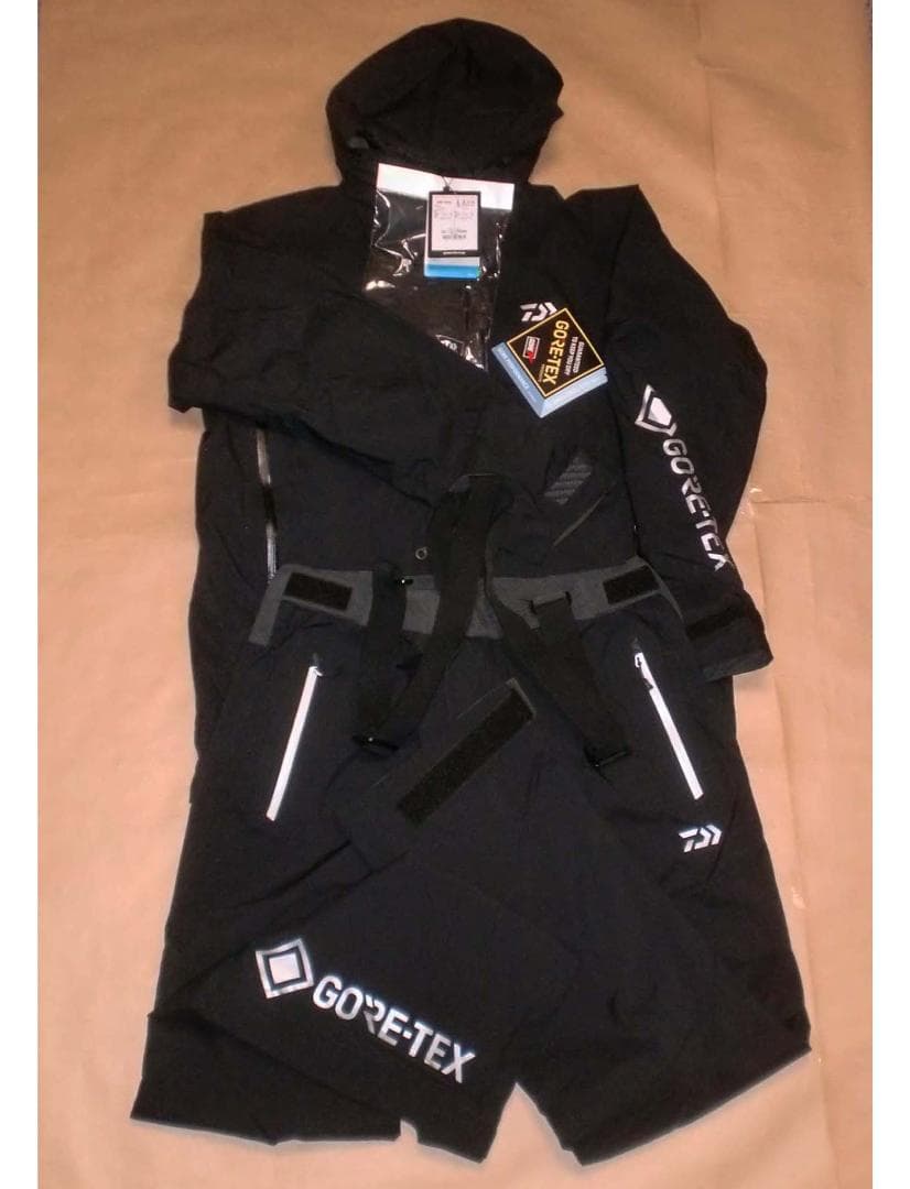 ダイワ　ゴアテックスコンビアップウィンタースーツ【ＤＷ－１８２２黒】［ＸＬ］新品