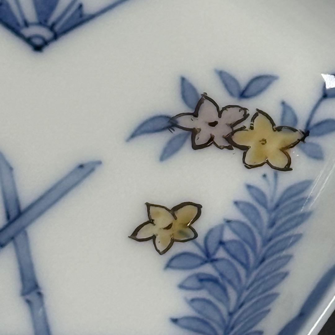 重要無形文化財指定　十三代　柿右衛門　「染錦　地紋垣菊画のし形皿」　五枚揃