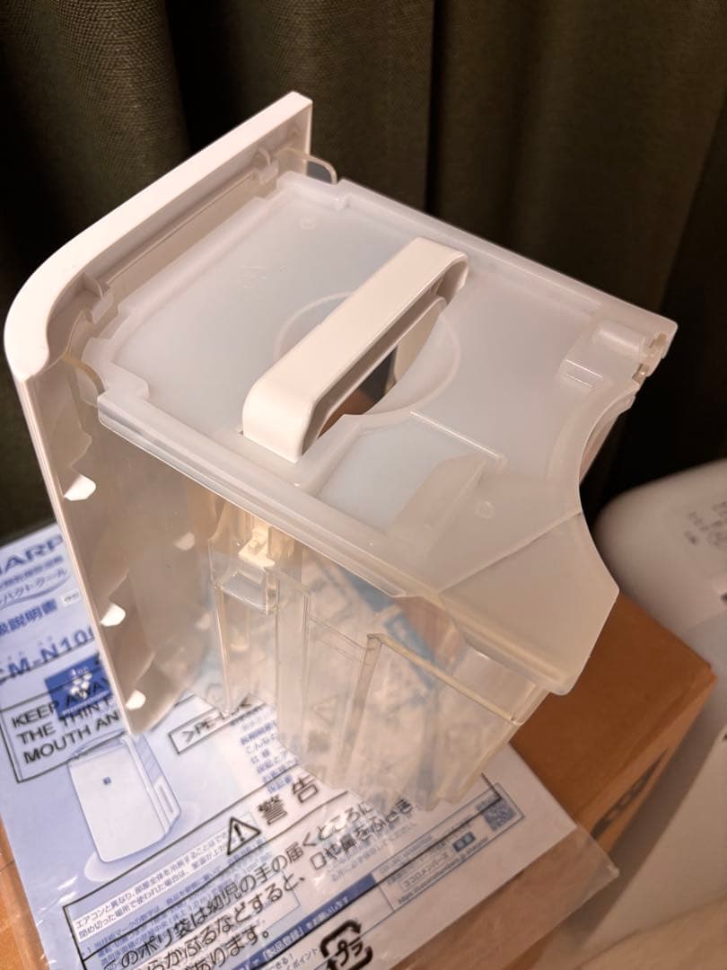 シャープ☆冷風・衣類乾燥除湿機 CM-N100-W プラズマクラスター2021製