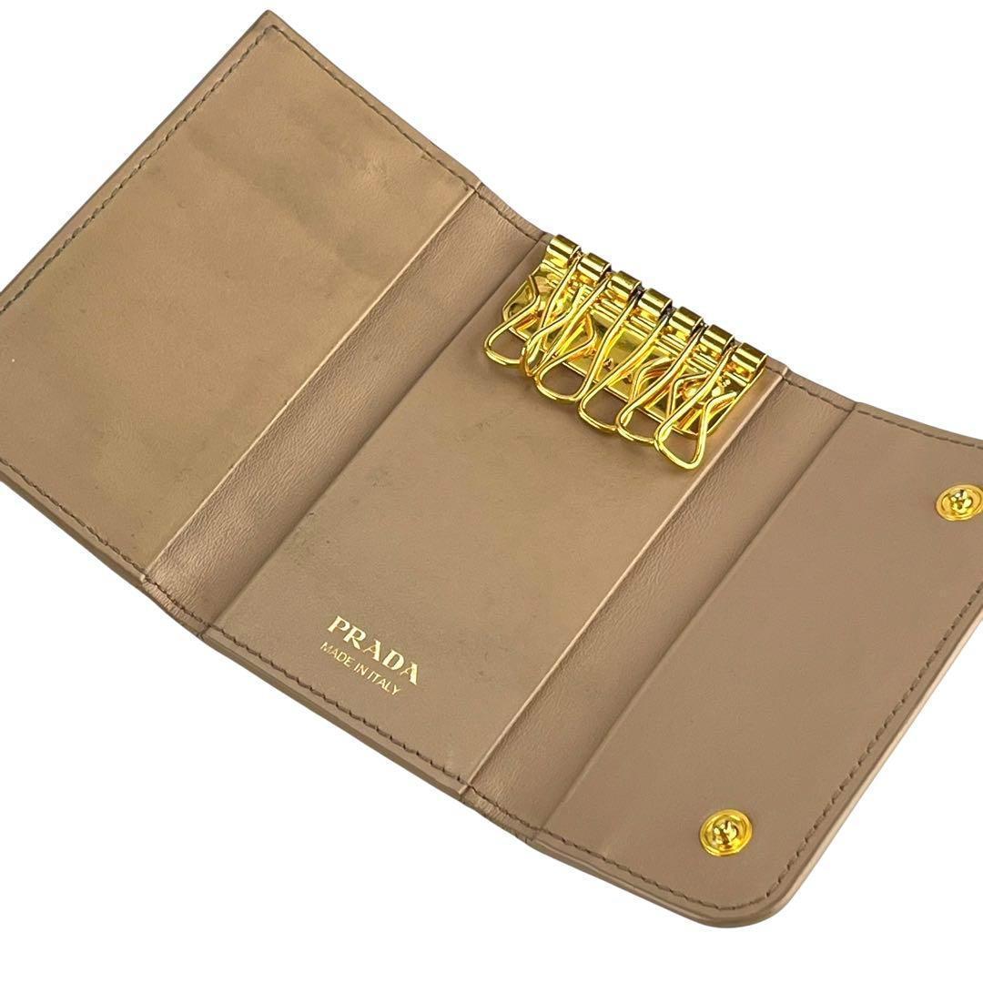 【美品】プラダ　キーケース　鍵　レザー　三角プレート　財布
