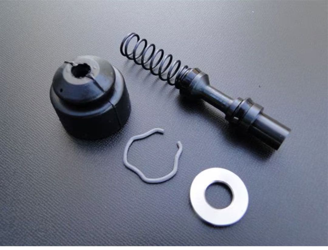 z400fx e4 リアマスターシリンダー　オーバーホールキット　ブレーキ未開封