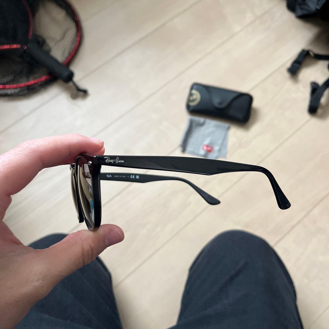 Ray-Ban ラウンド型サングラス ブラック