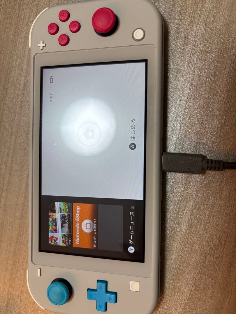 ニンテンドーswitch lite 本体　ポケモンデザイン