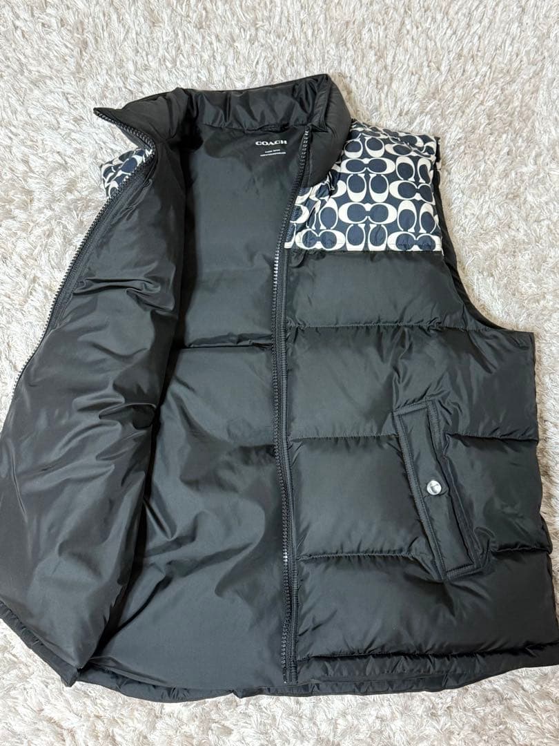 COACH シグネチャーダウンベスト