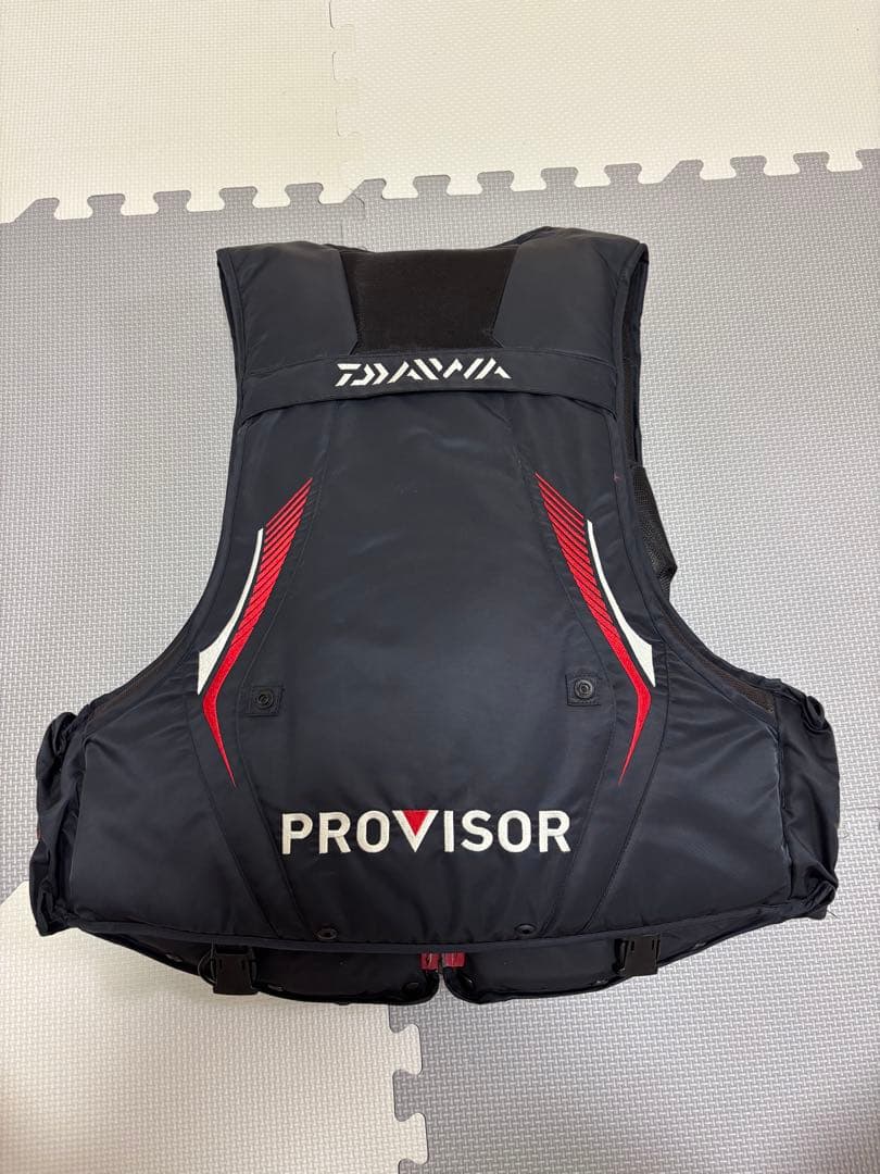 Daiwa PROVISOR ライフジャケット 黒/赤