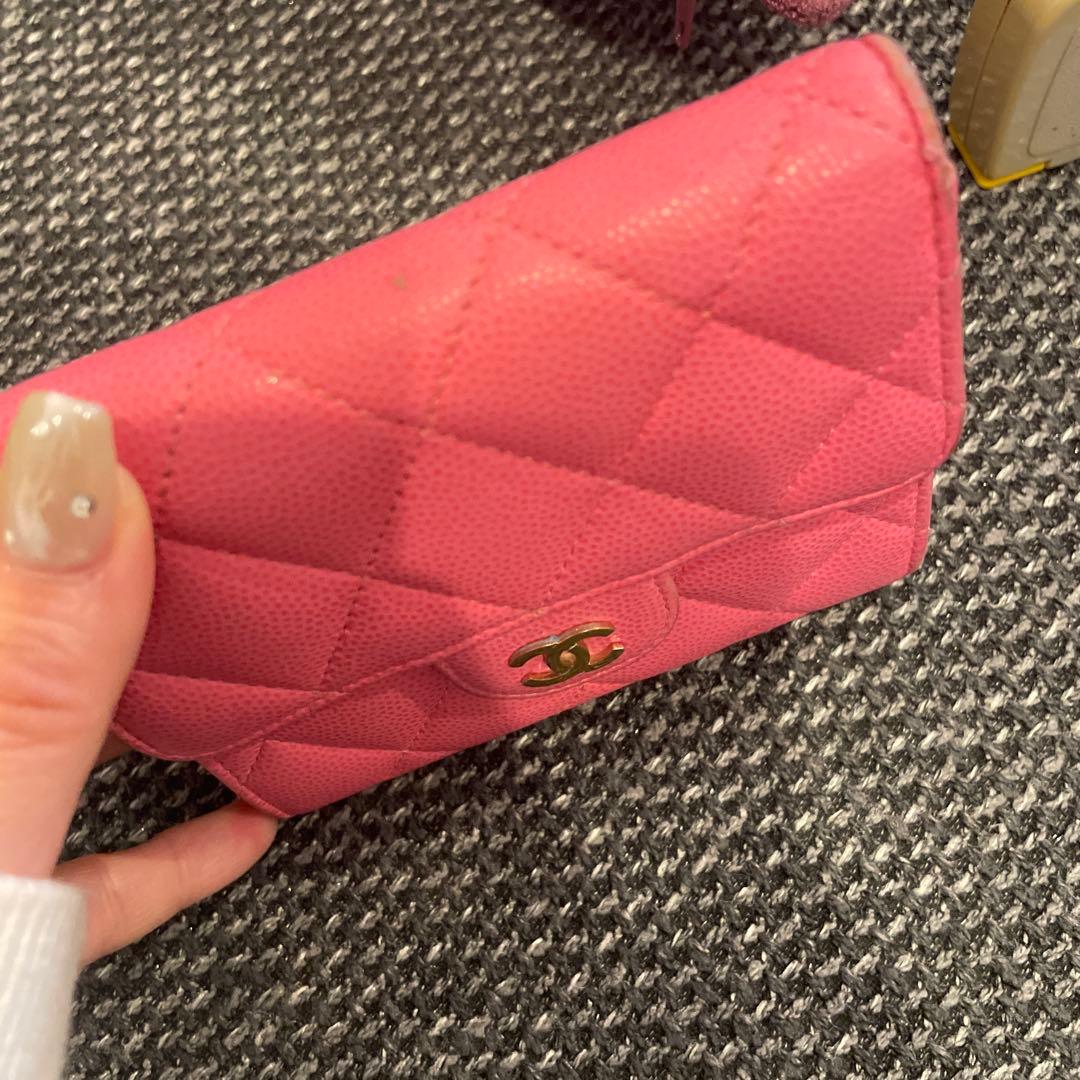 CHANEL ピンク キャビアスキン三つ折り財布