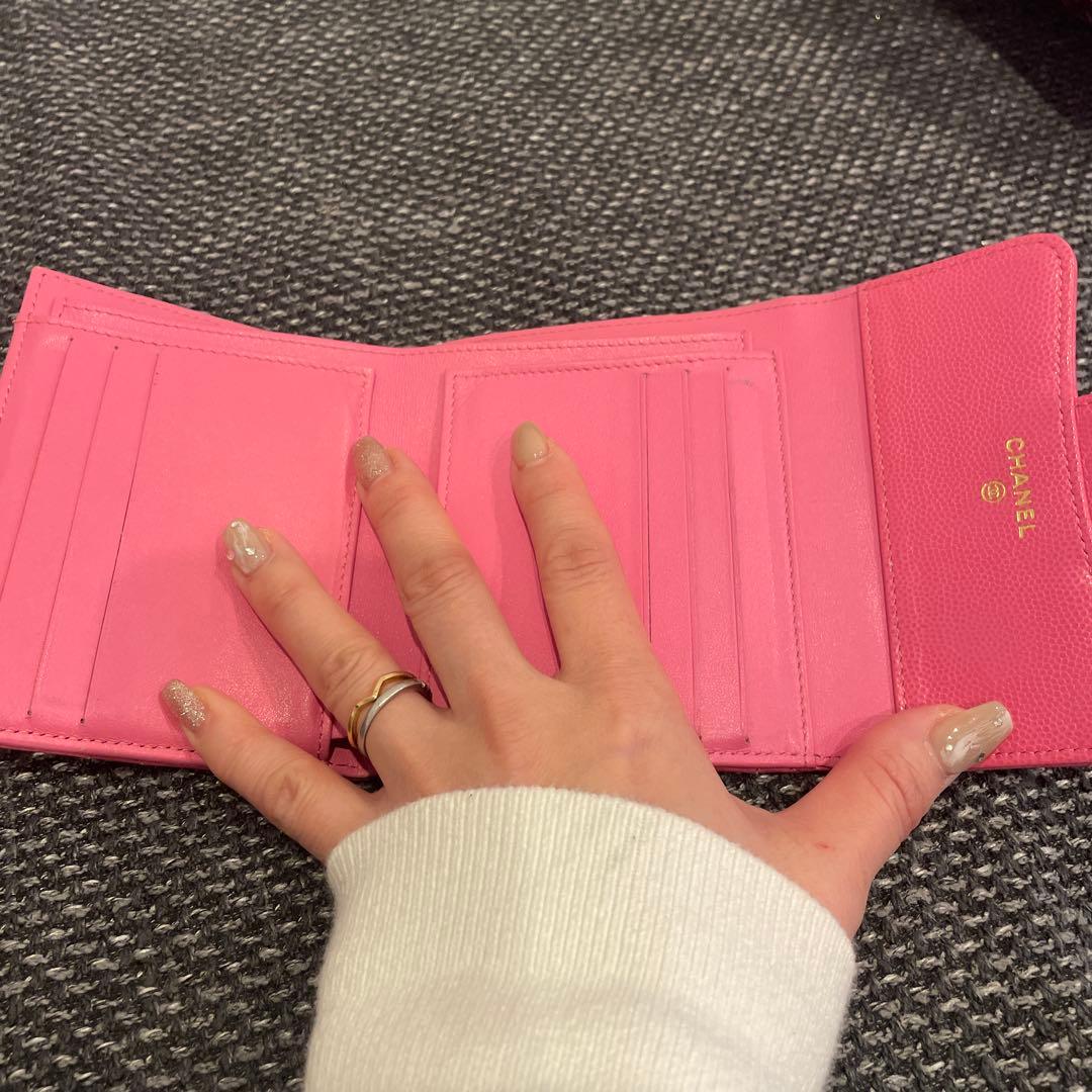 CHANEL ピンク キャビアスキン三つ折り財布