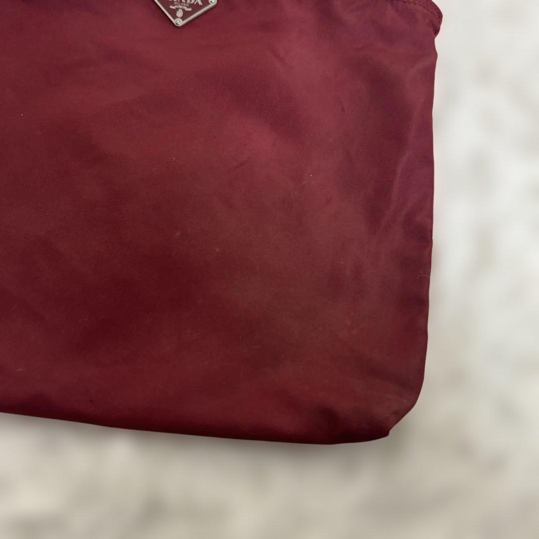 PRADA ショルダーバッグ サコッシュ 斜め掛け 三角プレート ナイロン 赤