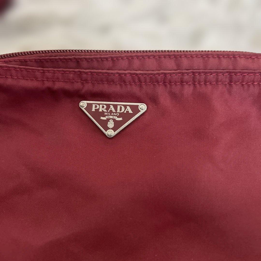 PRADA ショルダーバッグ サコッシュ 斜め掛け 三角プレート ナイロン 赤