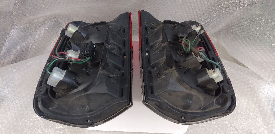 いすずビッグホーン用 クリアテールランプ左右セット