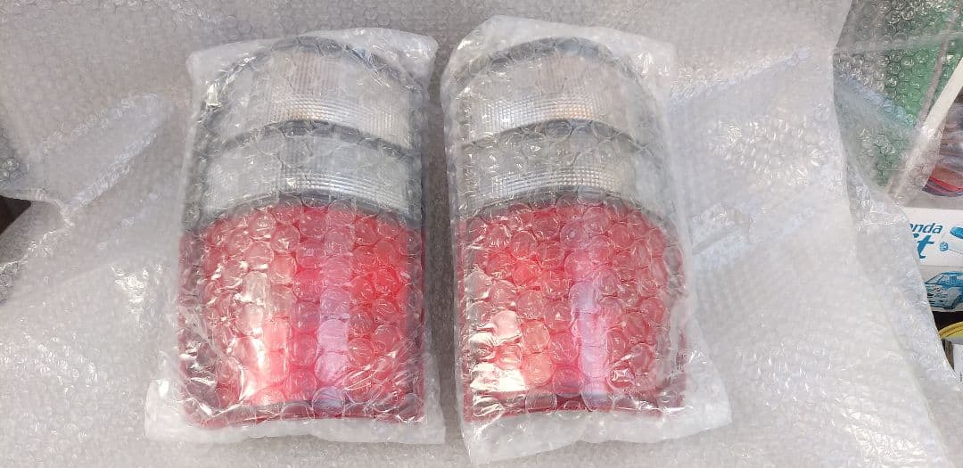 いすずビッグホーン用 クリアテールランプ左右セット