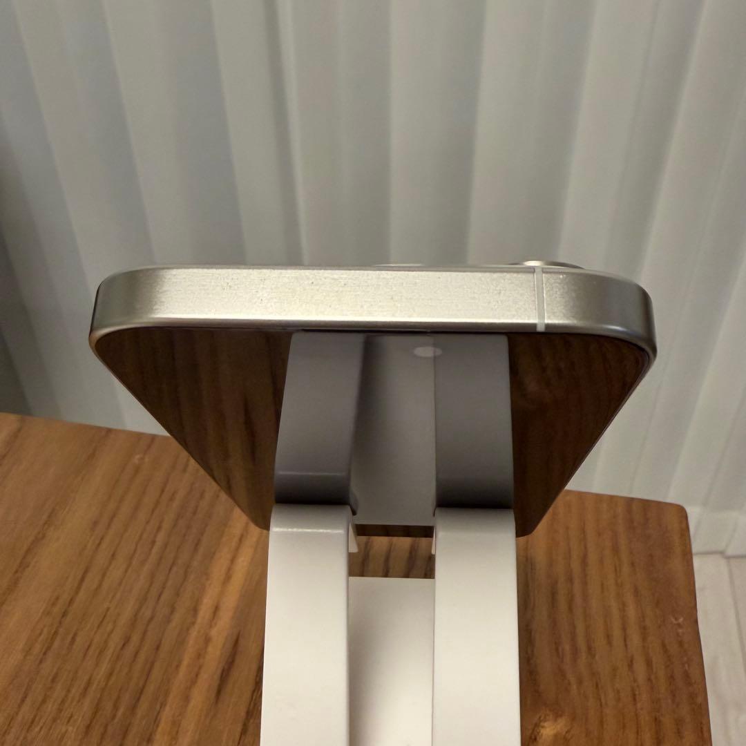 美品★iPhone 15 Pro ホワイト simフリー 128GB