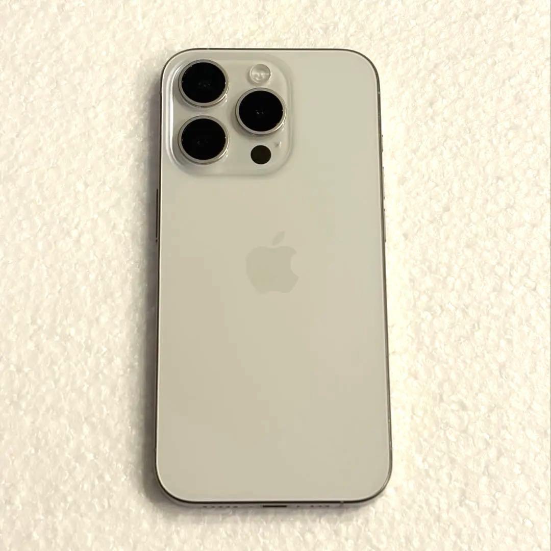 美品★iPhone 15 Pro ホワイト simフリー 128GB