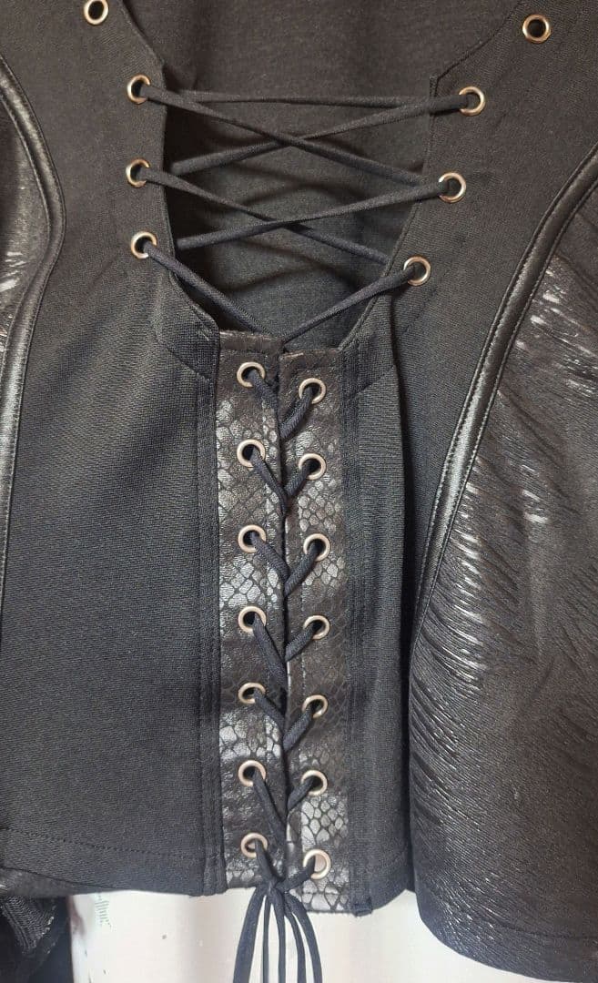 キューティーフラッシュ　編み上げ　姫袖　蜘蛛の巣　カットソー