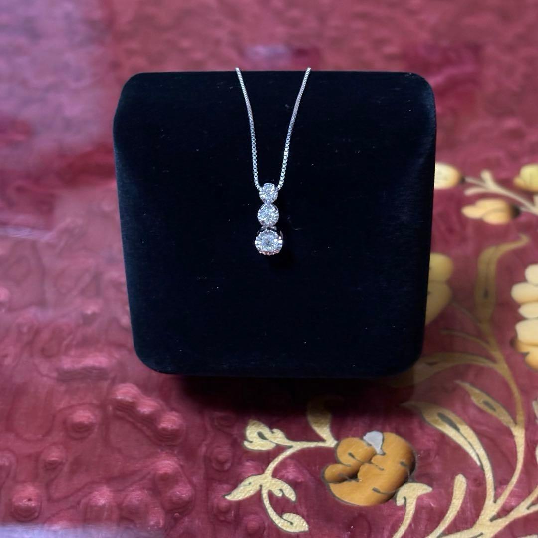 QVC 18KWG ダイヤモンド　3ストーンペンダントトップ