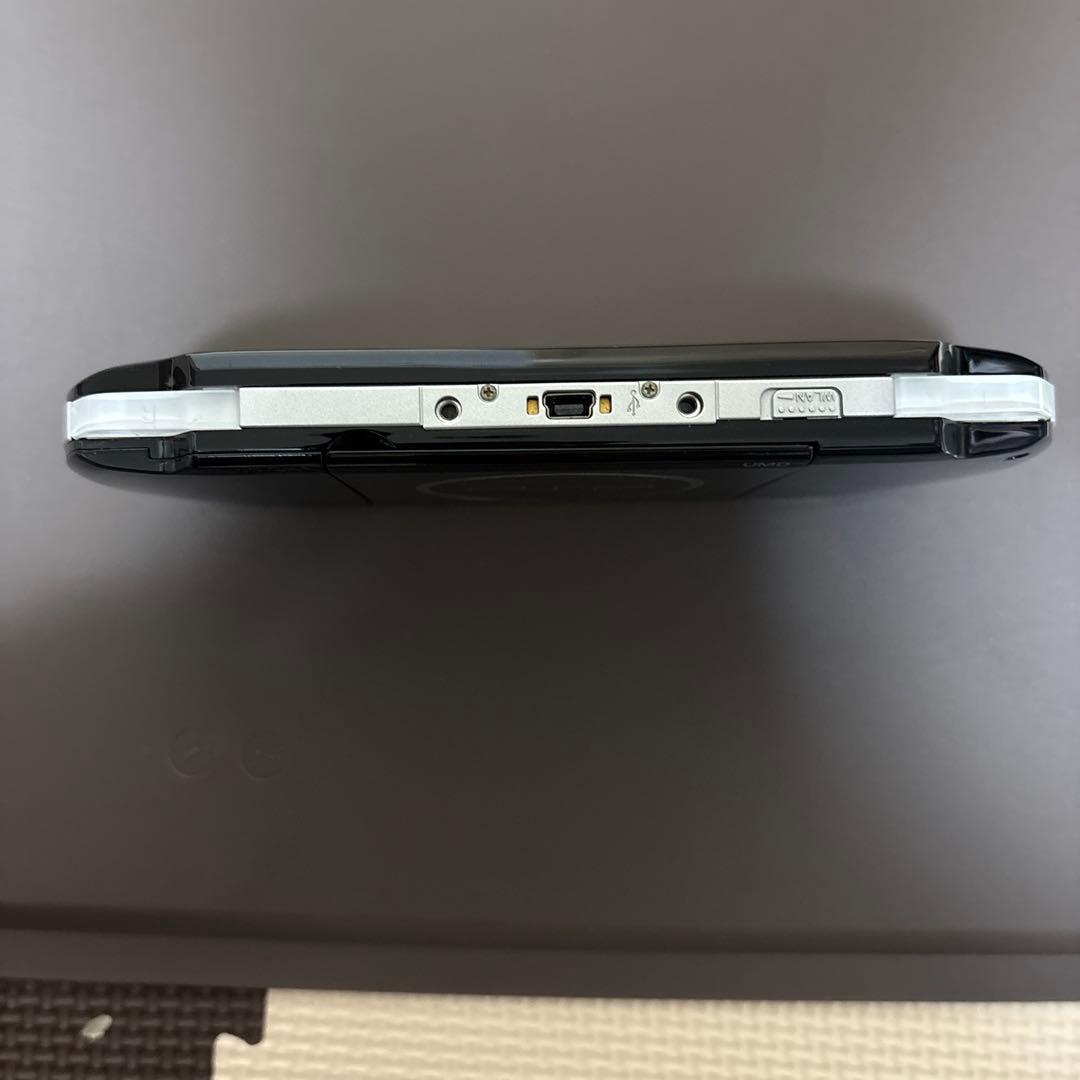 SONY PSP 3000ピアノブラック バリューパック【ソフトおまけ】