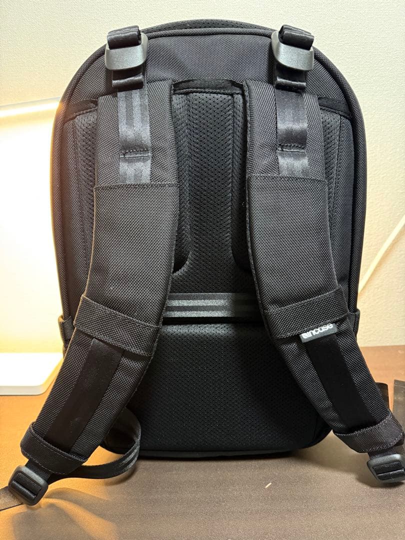 バッグ Incase Tracks Backpack 18L -Black-