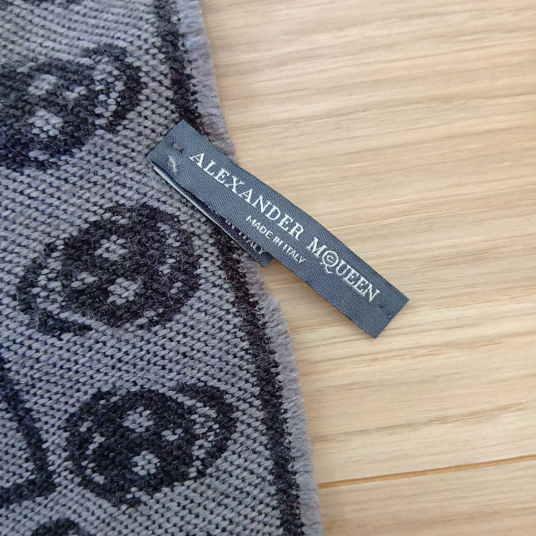 アレクサンダー・マックイーン　スカル柄マフラー