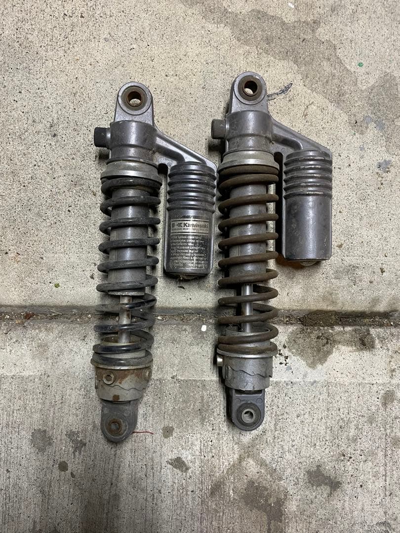 希少❗️早い者勝ちゼファー400 純正サスペンション